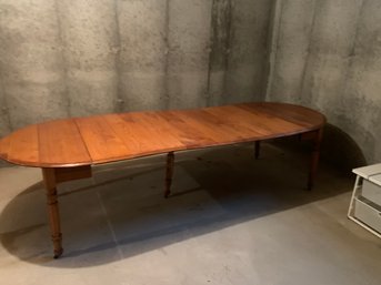 Exceptional Vintage Oak 24' Table With 11 Leaves! (extends To 11' When Fully Opened)
