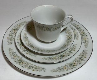 Royal Gallery, Irene #3133 LRG. China Set, Service 12 Plus