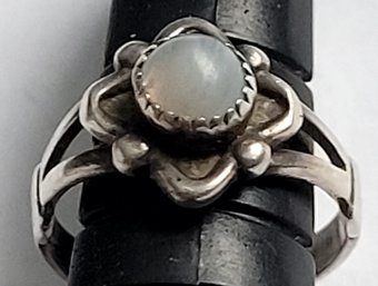 Vintage Native American Sterling Silver Baby Ring With Moonstone Center