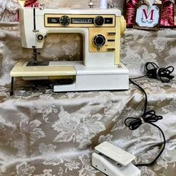 Kenmore 10 Model 1249280 Sewing Machine