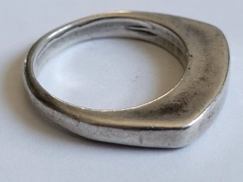 Sleek Sterling Silver Vintage Modernist Ring