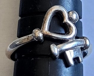 Lovely Sterling Silver 'Key To My Heart' Wrap Around Ring