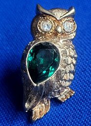 Small Avon Owl Vintage Lapel Pin With Green Crystal Body