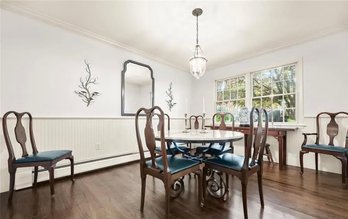 A Set Of 8 Queen Anne Mahogany  Dining Chairs With Leather Seats