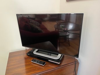 32 Inch Vizio TV With Remote