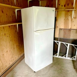 An E-Wave Fresh Multi-Flow Fridge And Freezer - Shed