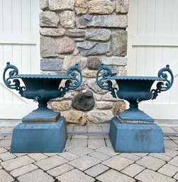 A Pair Of Fabulous Ornate Cast Iron Urns - Antique