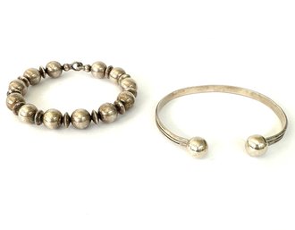 Pair Silver Ball Bracelets (LOC: F2)