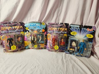 4 Star Trek Figurines - Lot 1