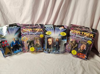 4 Star Trek Figurines Lot 3 - New