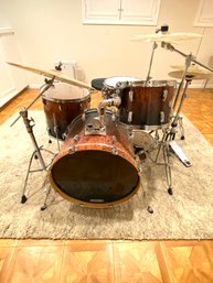 Beautiful Pearl Vision Drum Set