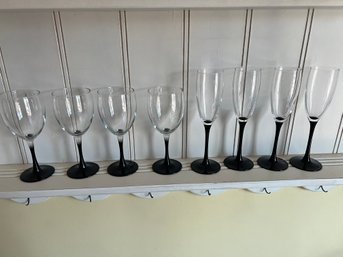 8 Luminarc Glasses- 4 Wine /4 Champagne - Black Stems