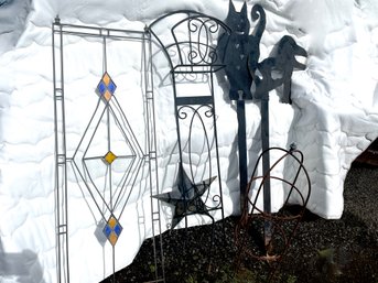 Outdoor Steel Yard Decor - Silhouette Animals - Garden Trellis With Stained Glass Metal Star -plant Stand