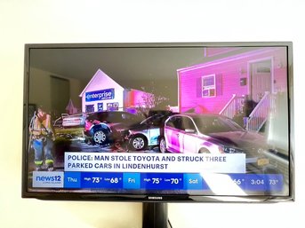 40' INCH Samsung Smart TV, With Remote,