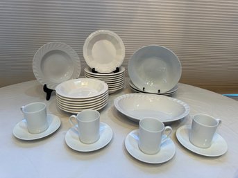 Group O F White Dishware - 30 Pieces