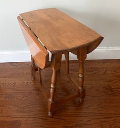 L. Hitchcock Maple Drop-Leaf Side Table With Turned Legs And Side Stretchers