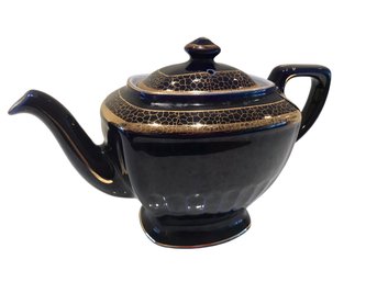 Antique 6-cup Teapot By Hall