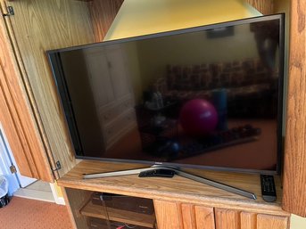 Samsung 40' TV With Remote
