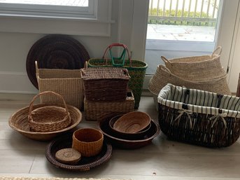 Large Grouop Of Wicker Woven Baskets, Bowls, Trays & Much More - 16 Pieces