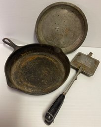 Vintage Griswold #8 Cast Iron Skillet, Pie Plate And Speed Grill Model 100 Sandwich Maker