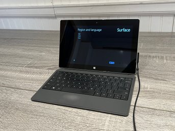 Microsoft Surface 32gb Model 1572 With Keyboard, Factory Reset And Ready To Use