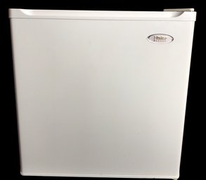 HAIER Mini/Dorm Fridge