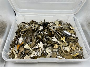 20 LBS. Of Keys! This Is A Mix Of Newer & Vintage Keys