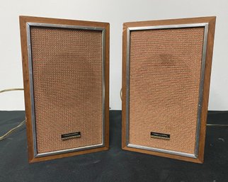 Pair Of Realistic Woodgrain Bookshelf Speakers