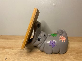 Hippo Desk Display With 2 Wooden Prints