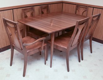 Vintage Blowing Rock Furniture Industries Dining Table With (6) Chairs And (1) Leaf