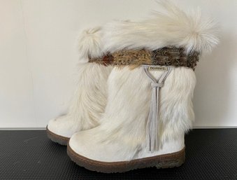 Bearpaw Fur Boots With Feather Accent Band - Never Worn - Size 7