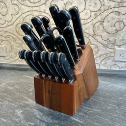 A Swedish Sandvik 16 Piece Knife Set