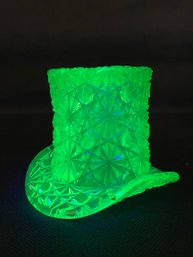 Fenton Uranium Glass Top Hat