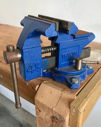 IRWIN 4 1/2' Bench Vise