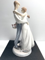 Lladro Porcelain Figurine 6746 Loves Little Surprise