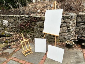 Easels & Canvases