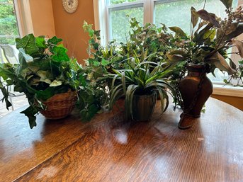 Group Of 4 Faux Green Plants In Baskets And Vases