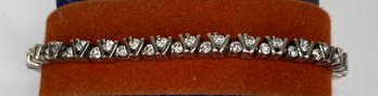 Sterling Silver 925 Tennis Bracelet - V-Link Cubic Zirconia - 3/16 In Wide - 7 1/2 In Long - Safety Clasp
