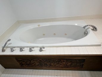 Jacuzzi Tub With Fixtures, Right Hand Tub