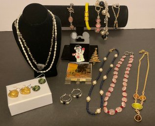 16 Costume Jewelry Lot, Bracelets, Necklaces, Earrings & More