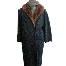 A Lambs Wool Coat With Mink Collar Size Medium/large ?