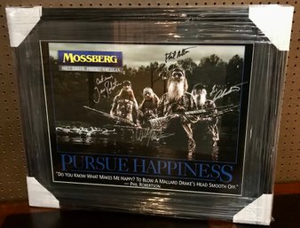 MOSSBERG Poster Signed By The DUCK DYNASTY Cast