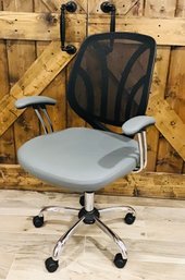 Stylish Rolling Office Chair
