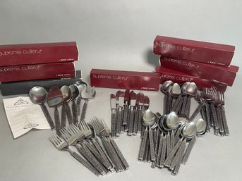 A Towle Supreme Cutlery Oxford Hall Stainless Silverware Set