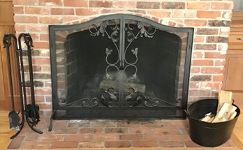 Fine Quality  FRONTGATE Fireplace Screen And Tools