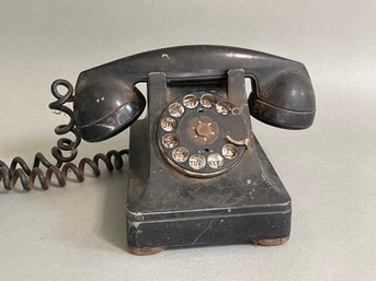A Vintage Western Electric Company Bell System Rotary Phone