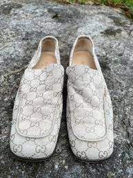 Gucci Suede Loafers Size 6.5 B