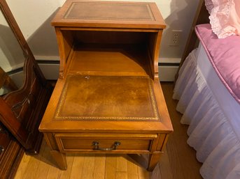 Vintage Leather Top Step Table Hekman Grand Rapids Michigan