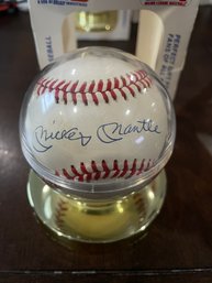 Sports Products Official Licensee Major League Baseball Signed Baseball Of MICKEY MANTLE In Clear Case & Stand