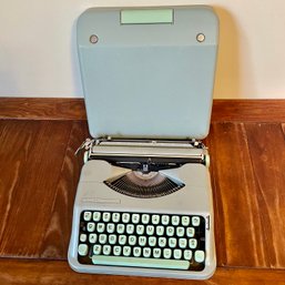 Terrific Vintage Hermes Rocket Portable Typewriter With Case